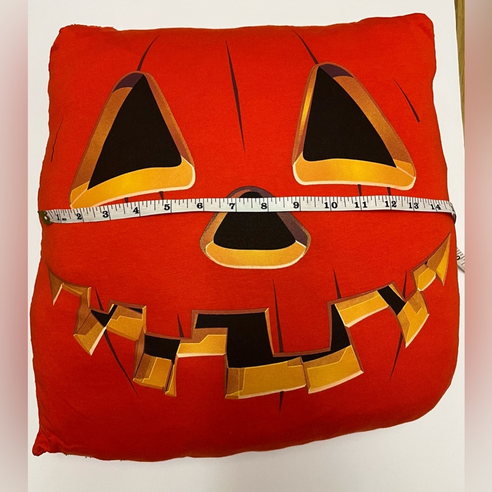 HALLOWEEN 🎃 Spooky Decor Pillow handmade throw pillow approximately 15”*15” - Picture 3 of 8